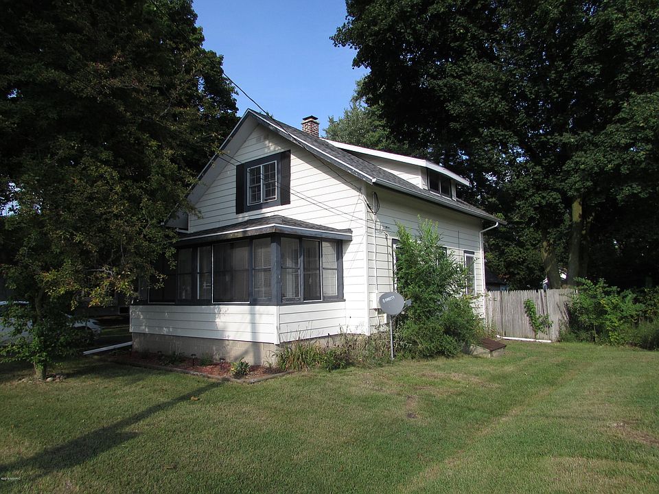 1st image of 1220 Woodrow Dr