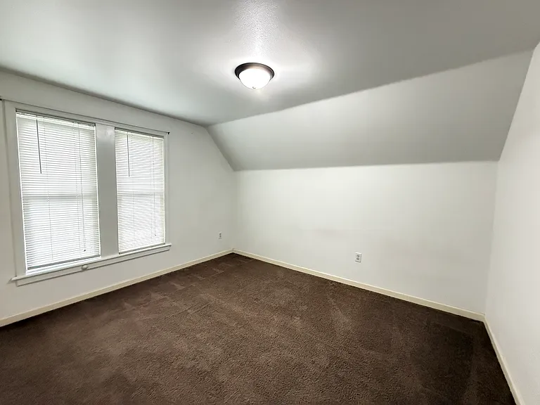 1331 Forest Ave — Photo 8