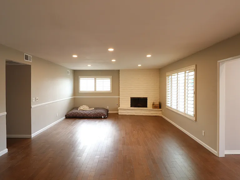 565 Clubhouse Dr — Photo 16