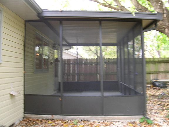 3rd image of 2147 E Elm St