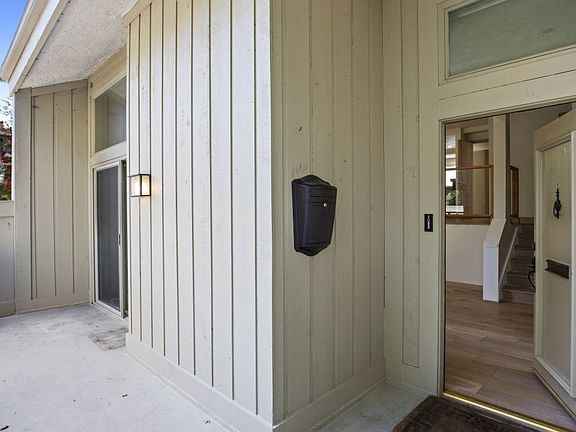 3rd image of 1473 Palisades Dr