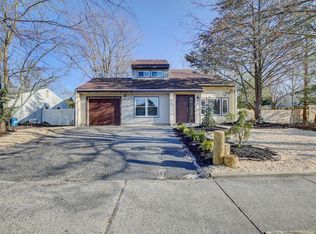 48 Newtons Corner Rd, Howell, NJ 07731