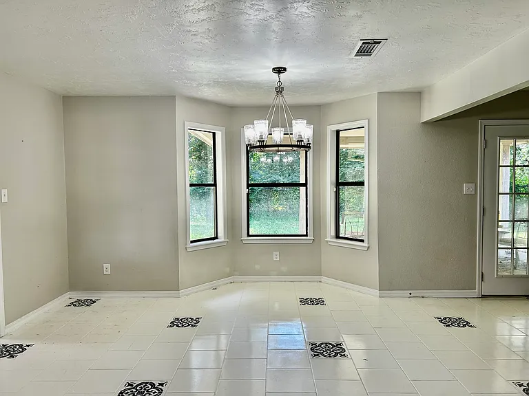 1804 Byron Dr — Photo 10