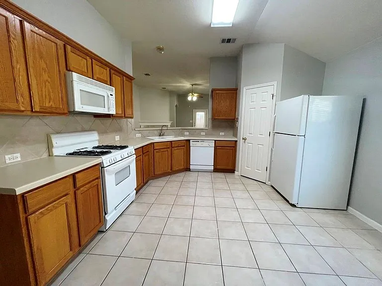 2305 Bakers Way — Photo 10