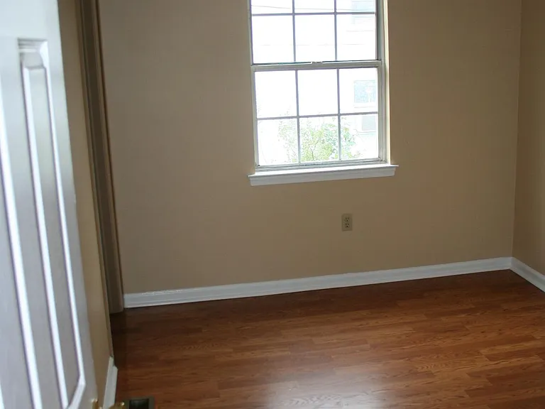 208 Prospect Ave — Photo 35
