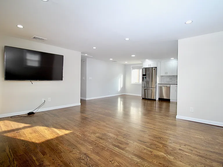 2624 Herkimer St #2 — Photo 2