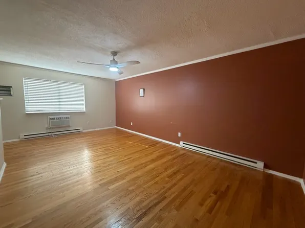181 Hicks St APT 2C, Meriden, CT 06450