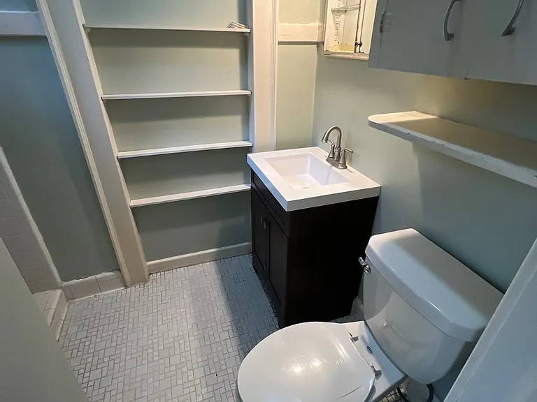 702 Cloverdale Rd — Photo 16