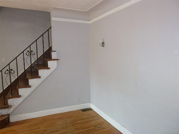 2nd image of 16811 Ilene St
