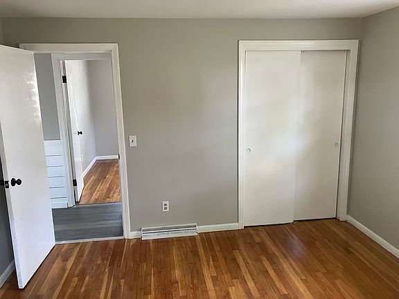 4th image of 82 Cowesett Ave #80