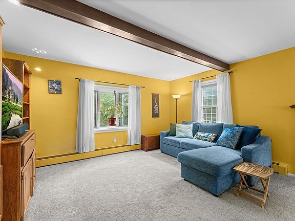 5th image of 1 Longmeadow Rd