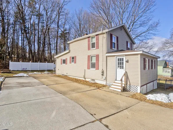 32 Lakeview St, Pittsfield, MA 01201
