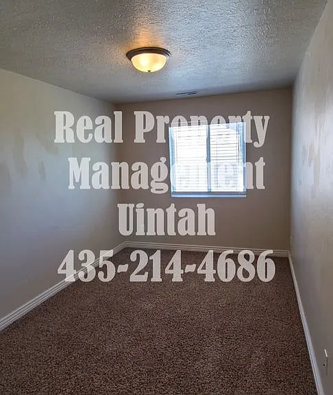 449 E Red Fox Ln — Photo 11