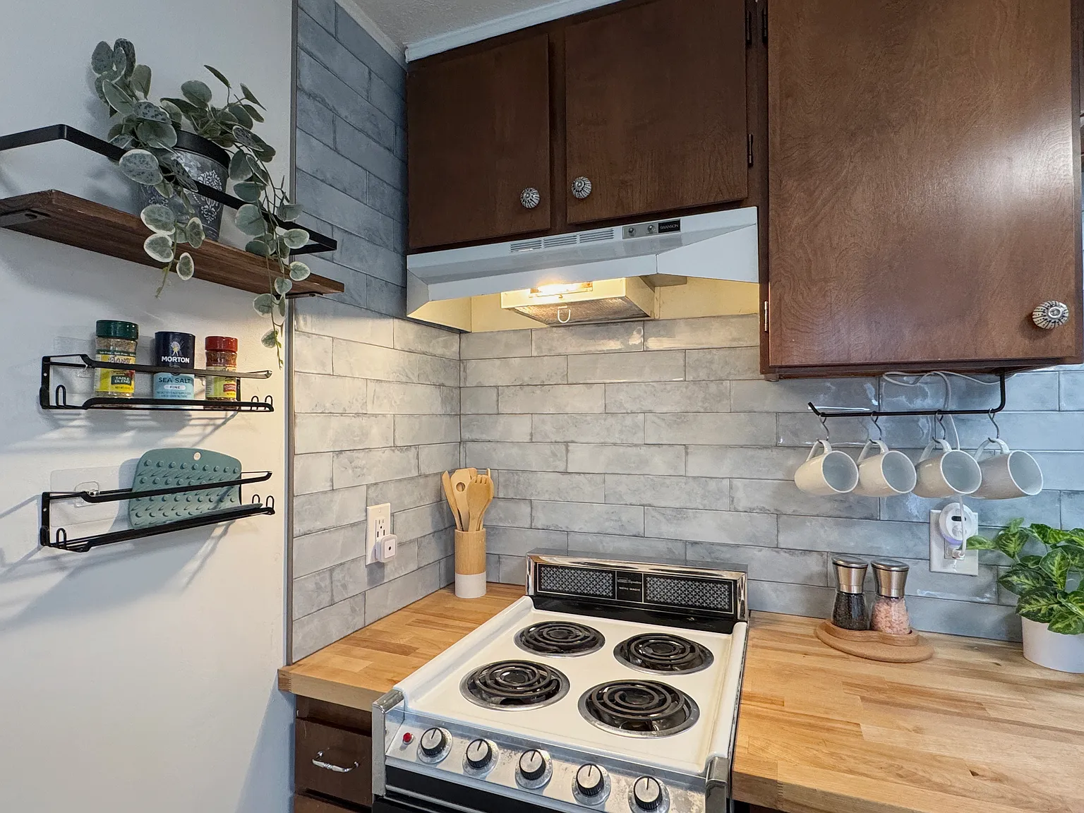 Studio, 260 sqft, $1,300 — Photo 2