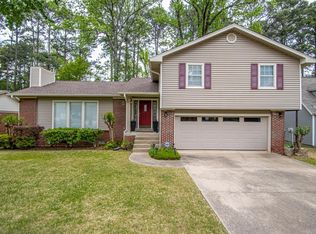46 Danube Dr, Maumelle, AR 72113
