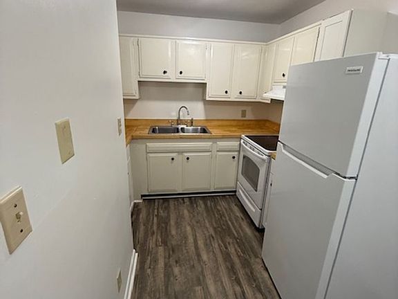 3rd image of 4993 S Amherst Hwy APT 114