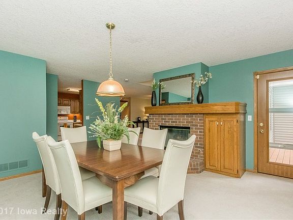 4th image of 940 NW Irvinedale Dr