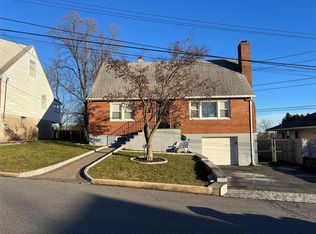 15 Entrance Ct, Yonkers, NY