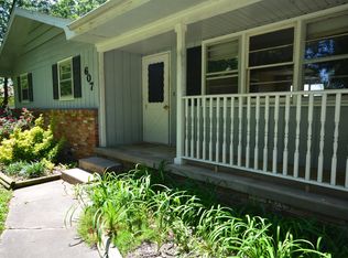 607 N Hillcrest Ave, Nixa, MO 65714