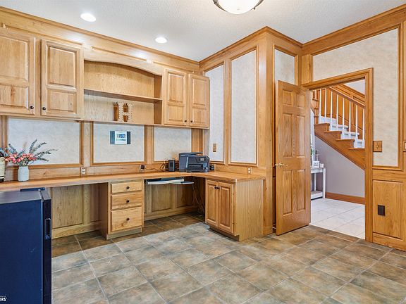 3rd image of 106 Lofgren Dr