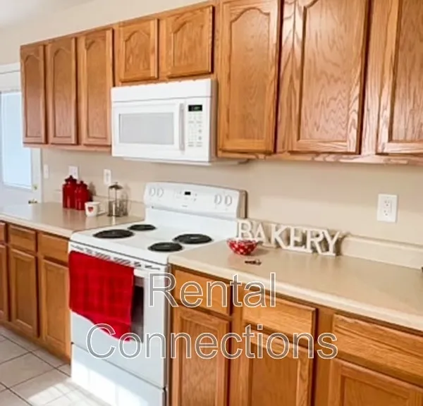 1108 N Fair St #D — Photo 4