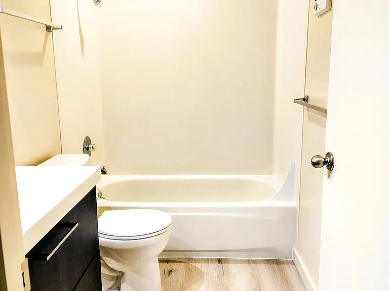 355 NE 162nd Ave — Photo 9