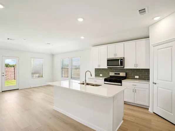 2135 Horseshoe Ln, Seagoville, TX 75159