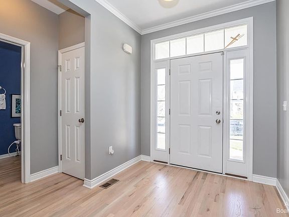 2nd image of 8544 Parkridge Dr