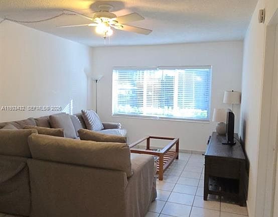 2nd image of 1001 SE 16th St APT 1
