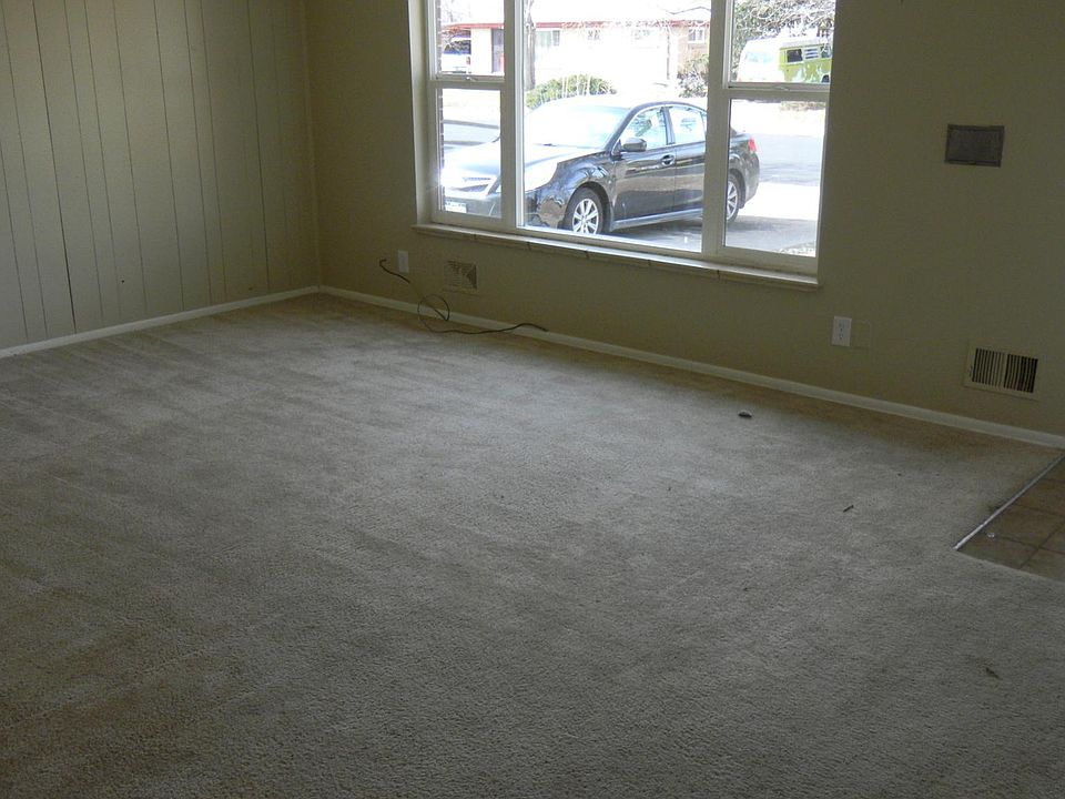 2nd image of 3068 Vaughn St