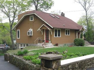373 Maxim Dr, Hopatcong, NJ 07843