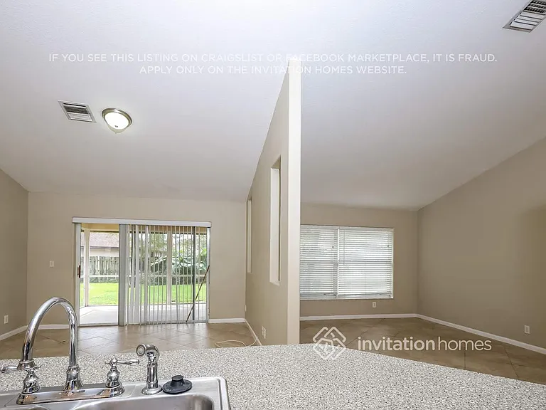 1891 Tulip Ln — Photo 8