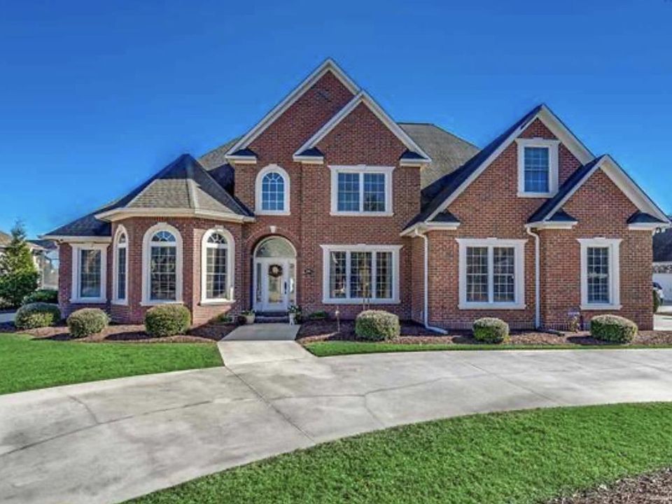 1st image of 2065 Woodburn Dr.