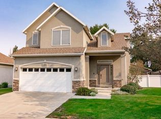 281 E Park Knoll Cir, Sandy, UT 84070