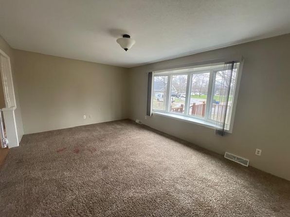 402 Main St W, Morristown, MN 55052