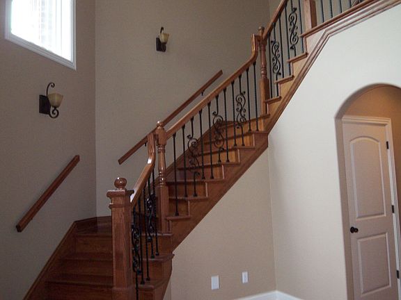 5th image of 1525 Lakeview Cv