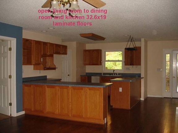 Kitchen w/ hardwoods