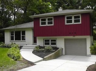 809 Cedar St, Willow Springs, IL 60480