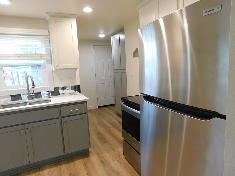 340 Goodyear St — Photo 14