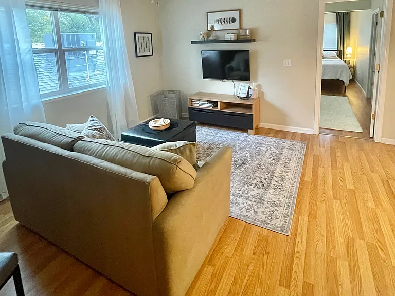319 W 2nd Ave — Photo 12