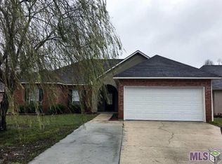 23542 S Point Dr, Denham Springs, LA 70726