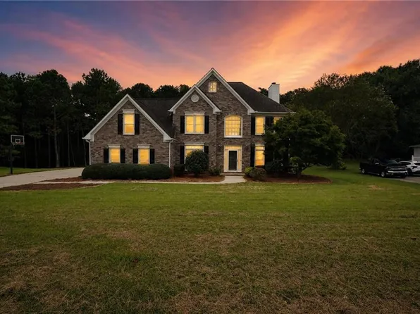 110 Hidden Lake Dr, Fayetteville, GA 30215