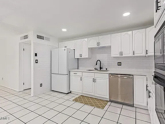 3849 E Sheena Dr — Photo 12