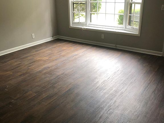 4th image of 405 Alexander Dr #B