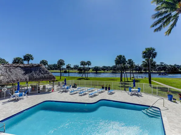 336 Golfview Road #207, North Palm Beach, FL 33408