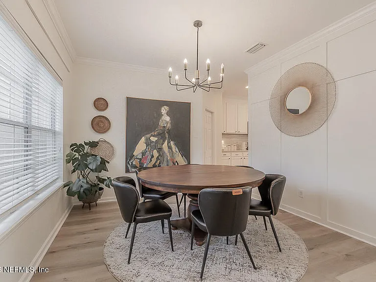 1432 Greyfield Dr — Photo 6