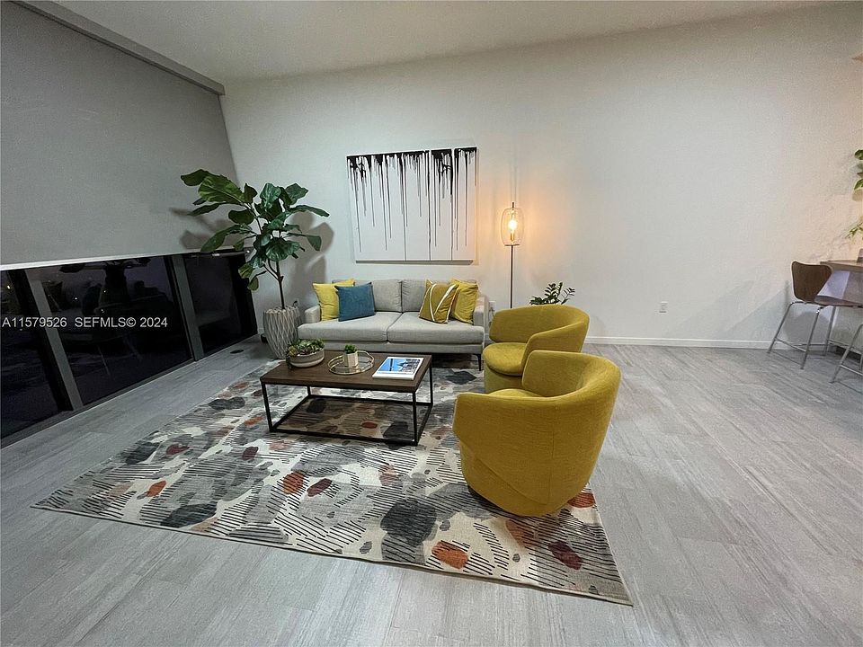 1st image of 1000 Brickell Plz Unit 1811