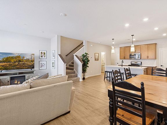 2nd image of 14548 Twin Lakes Cir