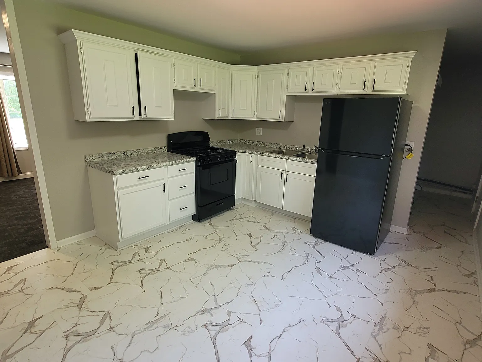 3 bed, 1250 sqft, $1,875 — Photo 4