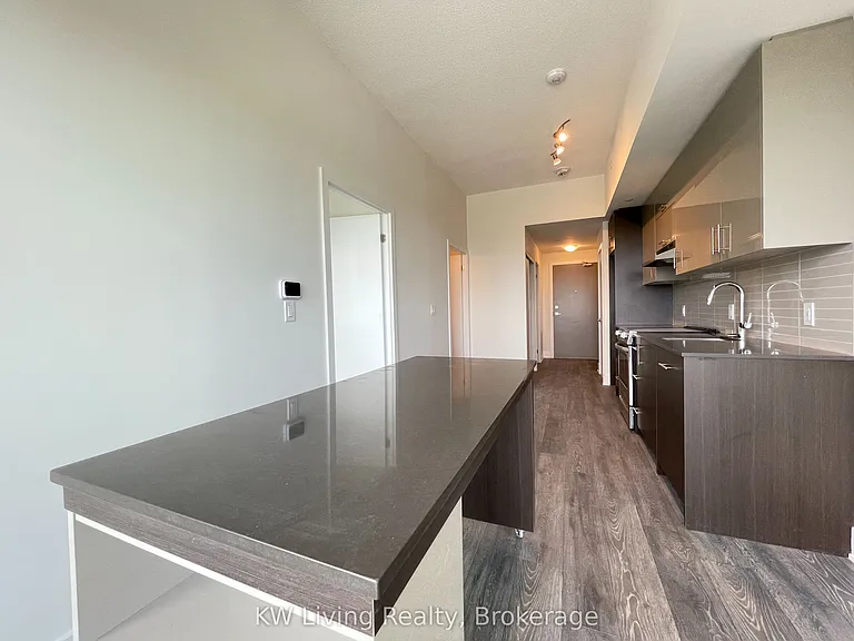 188 Fairview Mall Dr #816 — Photo 8